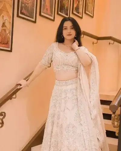 Escort Talav Pali